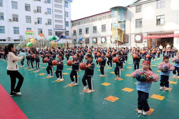 壹资网 安徽涡阳：秋季幼儿早操比赛快乐开启